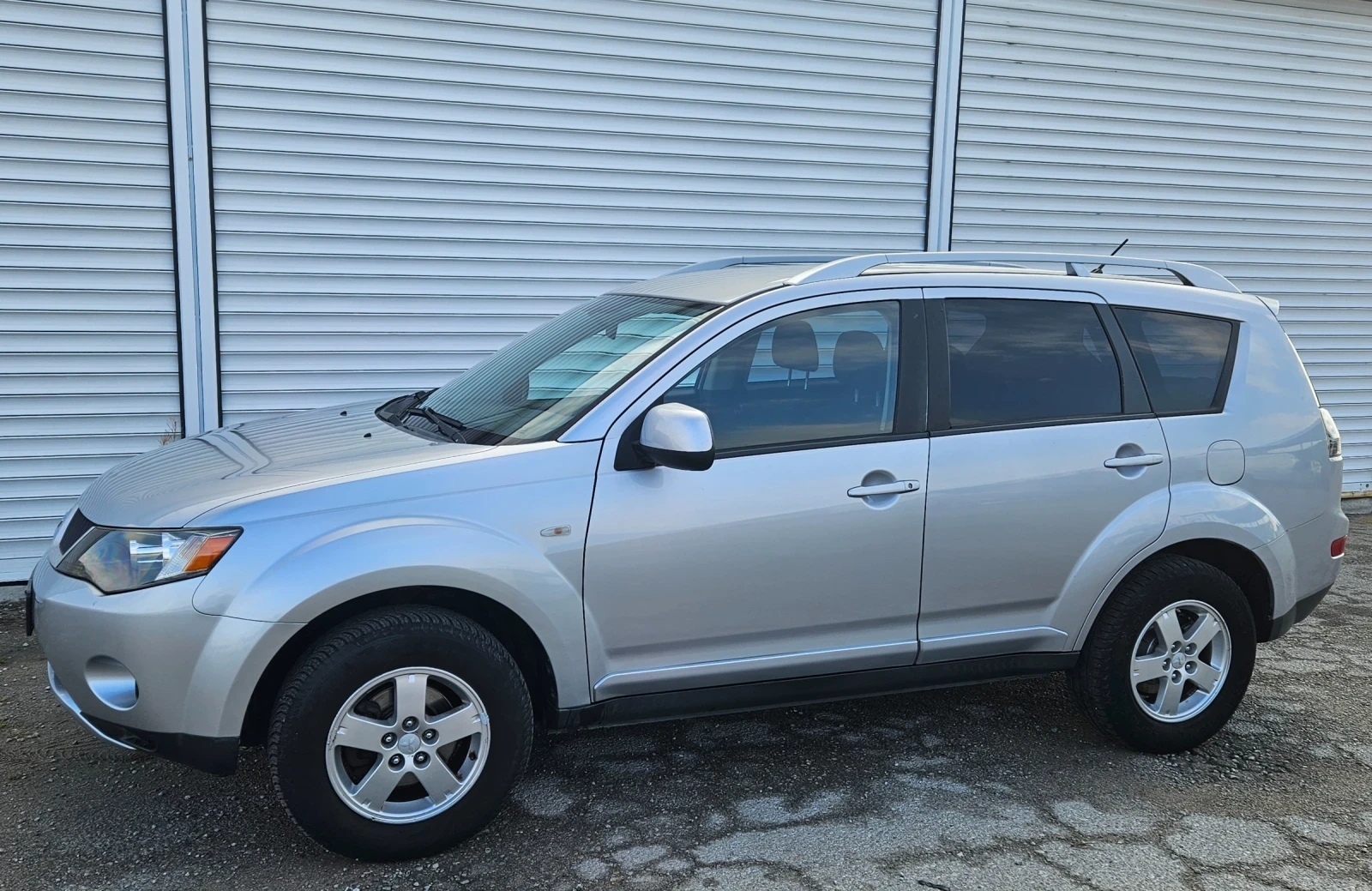 Mitsubishi Outlander 2.4i, снимка 3 - Автомобили и джипове - 56528312