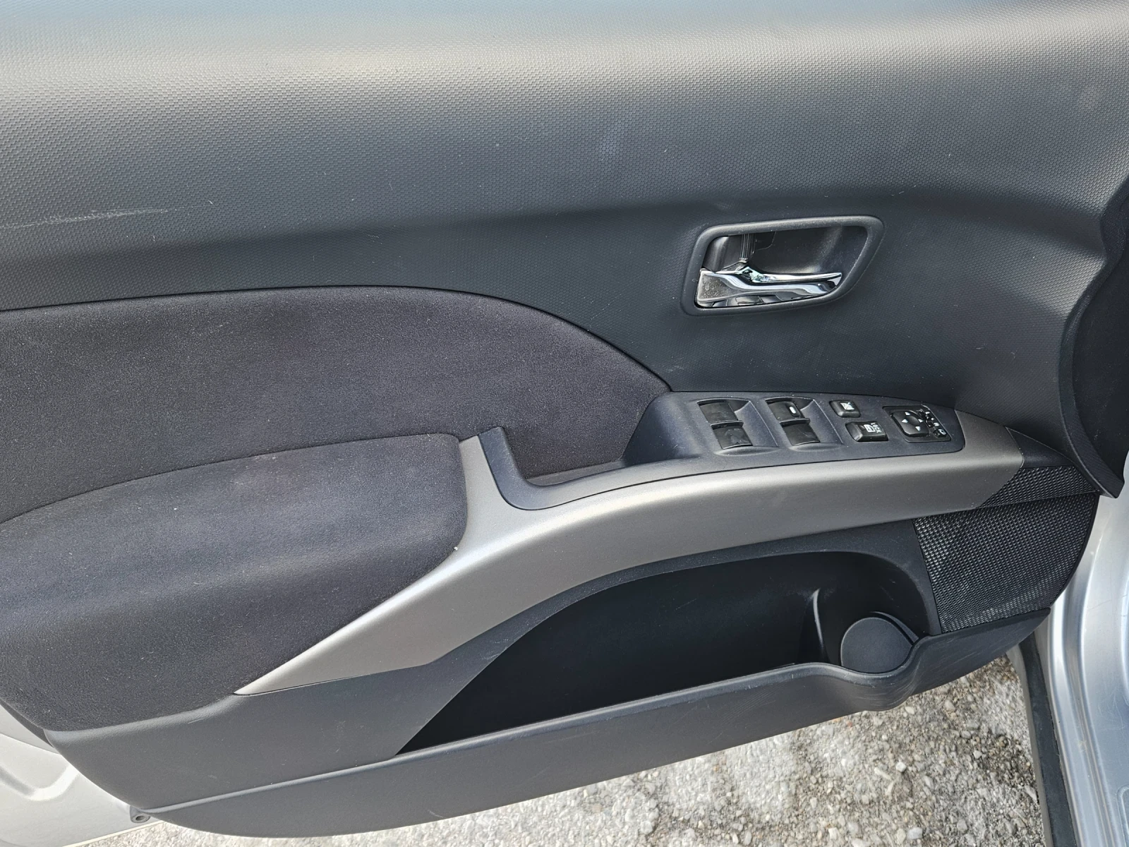 Mitsubishi Outlander 2.4i, снимка 11 - Автомобили и джипове - 56528312