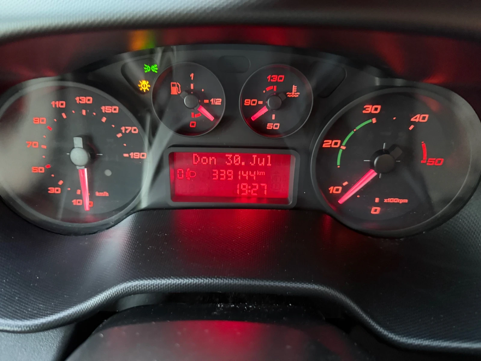 Iveco Daily 35S15 3.0 ШВЕЙЦАРИЯ, снимка 8 - Бусове и автобуси - 55480163
