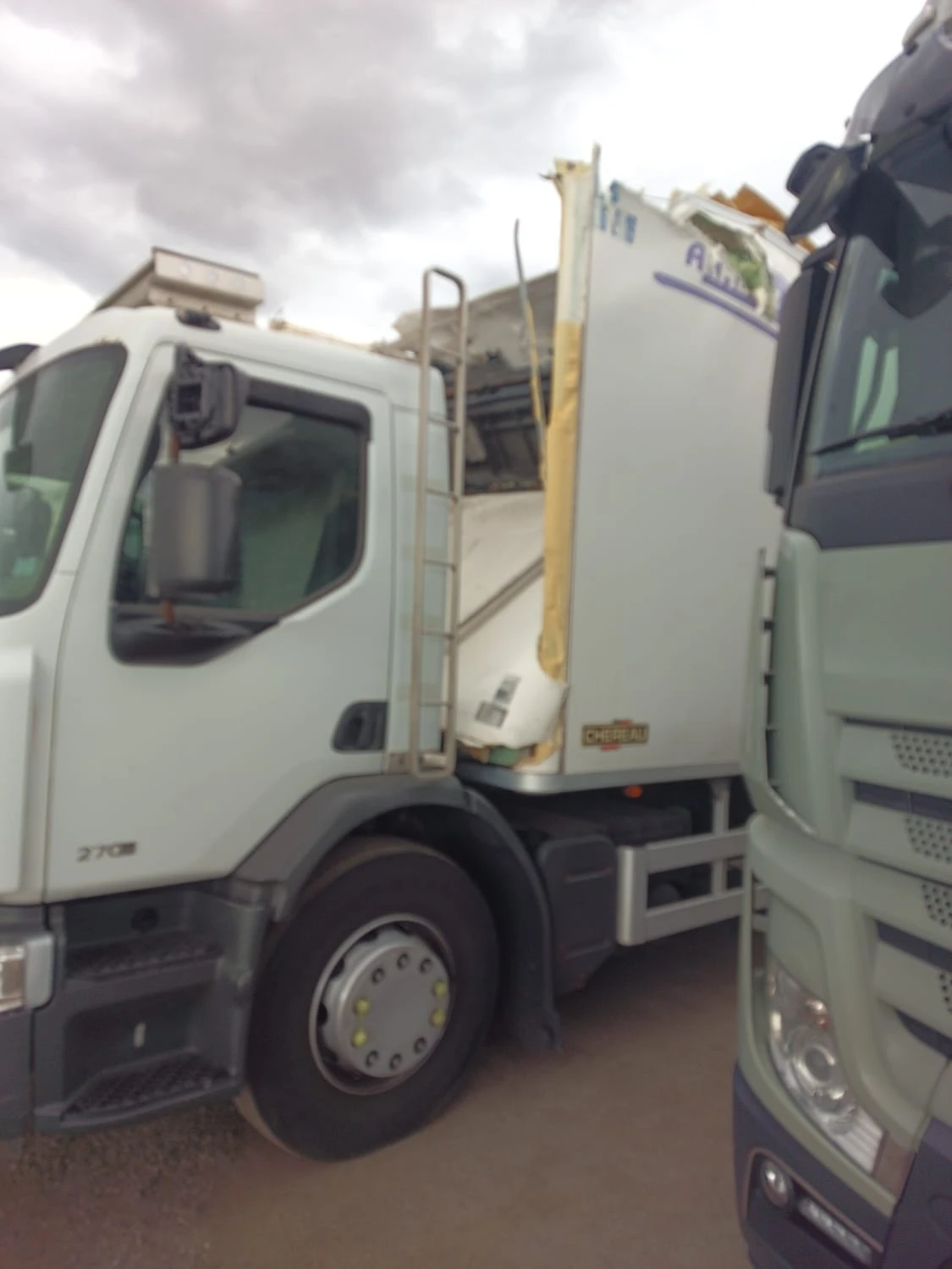 Renault Premium, снимка 4 - Камиони - 56555458