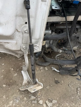 Hundai I40 2015г панти за преден капак, снимка 1