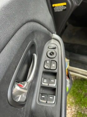 Kia Carens, снимка 9