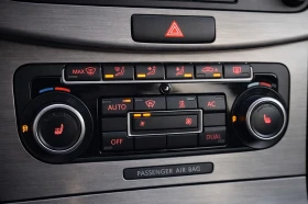 VW Passat 2.0 TDI/СЕДАН/WEBASTO/PARK ASSIST, снимка 12