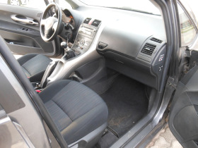 Toyota Auris 1,33 6 ск, снимка 14 - Автомобили и джипове - 44630744