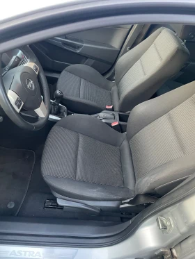 Opel Astra 1.8 Benzin 125 коня, снимка 11