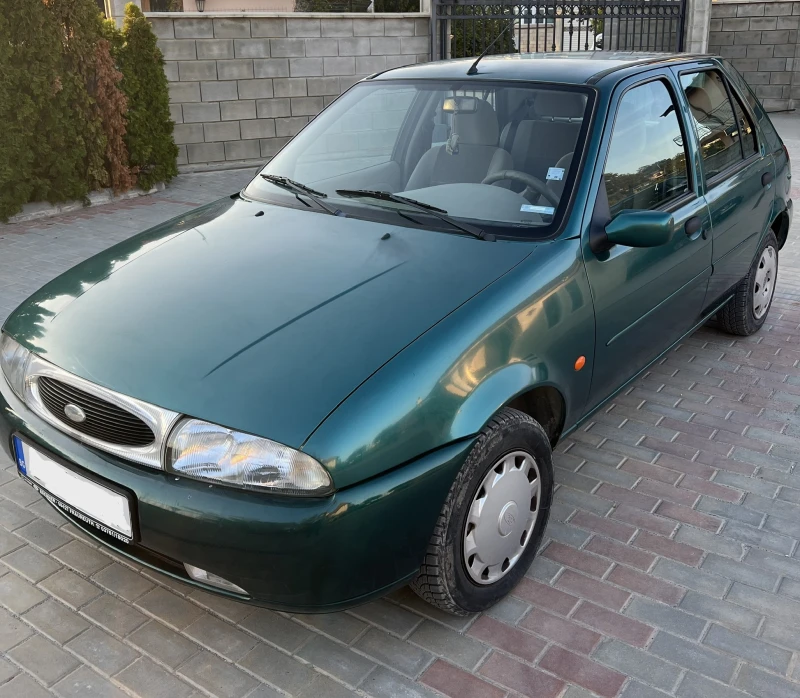 Ford Fiesta, снимка 1 - Автомобили и джипове - 47509322