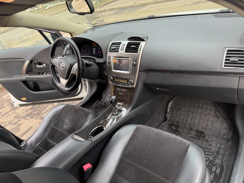 Toyota Avensis, снимка 11 - Автомобили и джипове - 48482087