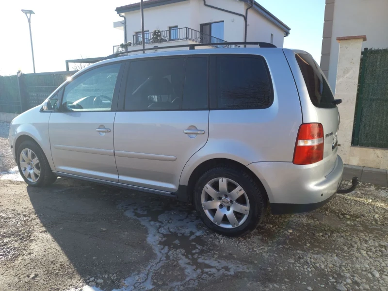 VW Touran 2.0/6ск/136кс хубавият мотор, снимка 3 - Автомобили и джипове - 48562476