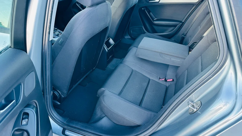 Audi A4 B8 2.0tdi-143kc Лед-Navi-6 скорости, снимка 8 - Автомобили и джипове - 50842830