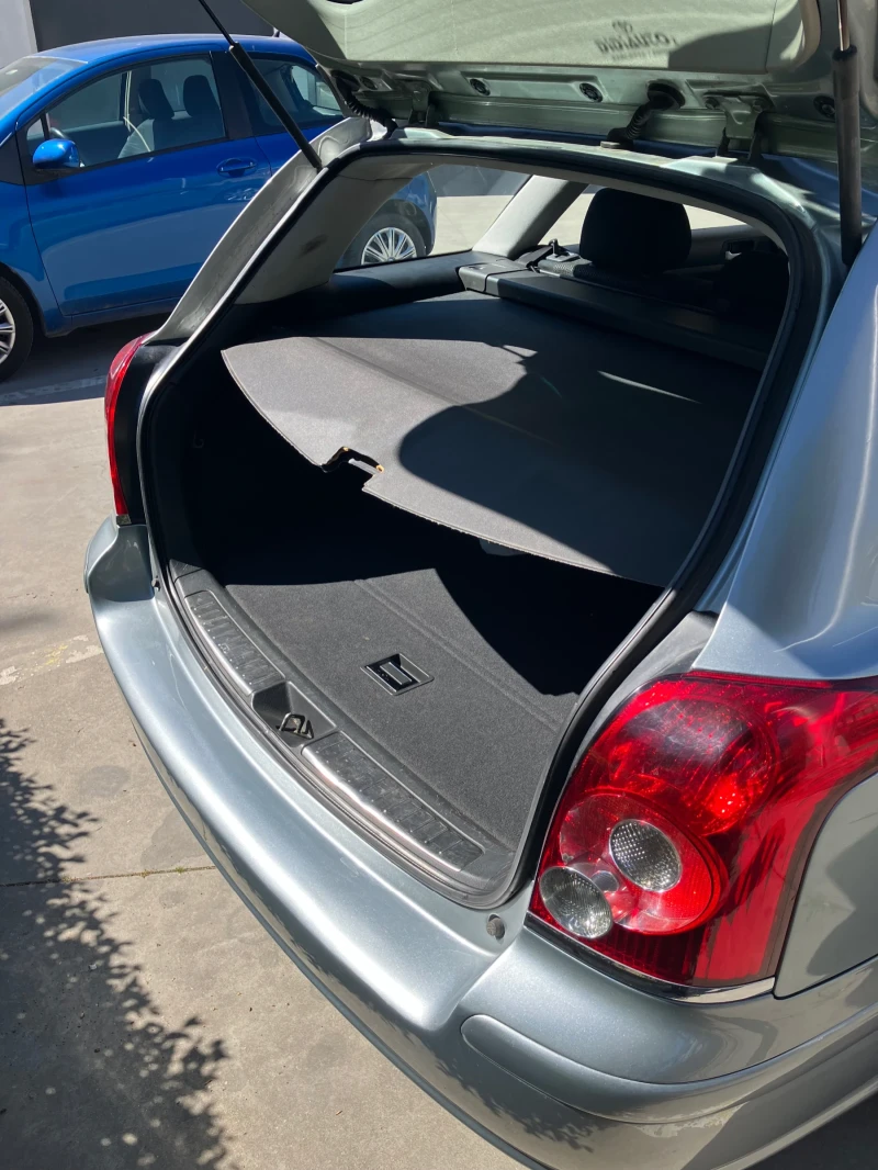 Toyota Avensis D4D 2.0 126 к.с., снимка 8 - Автомобили и джипове - 51377214