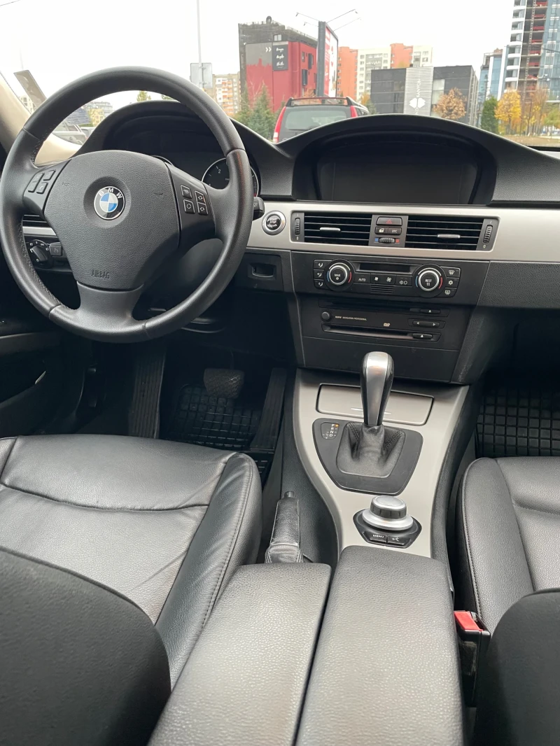 BMW 320, снимка 2 - Автомобили и джипове - 52017693