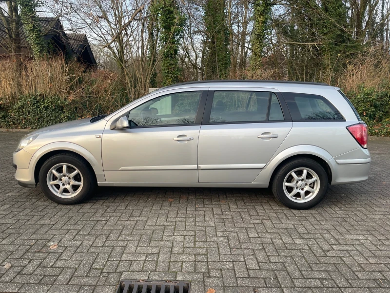 Opel Astra 1.8 Benzin 125 коня, снимка 6 - Автомобили и джипове - 52825003