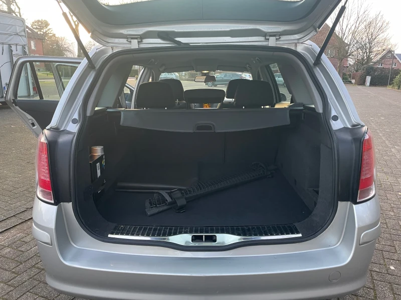 Opel Astra 1.8 Benzin 125 коня, снимка 14 - Автомобили и джипове - 52825003