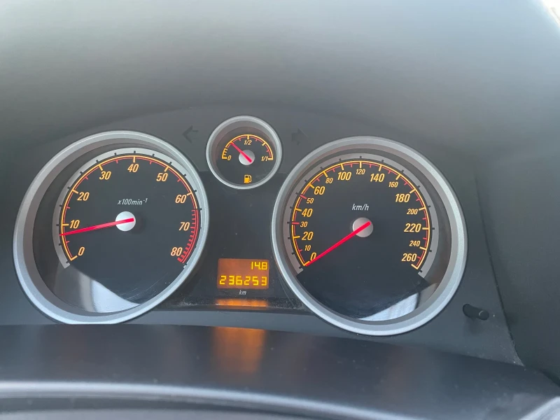 Opel Astra 1.8 Benzin 125 коня, снимка 10 - Автомобили и джипове - 52825003