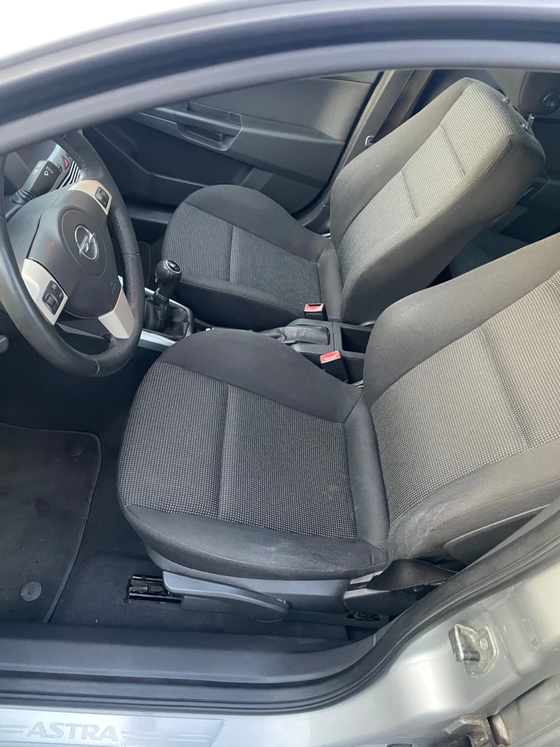 Opel Astra 1.8 Benzin 125 коня, снимка 11 - Автомобили и джипове - 52825003