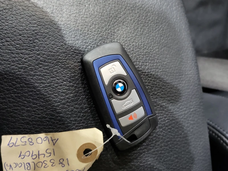 BMW 330 * АВТО КРЕДИТ* ЦЕНА ДО БГ * Сервизна история * , снимка 12 - Автомобили и джипове - 52851109