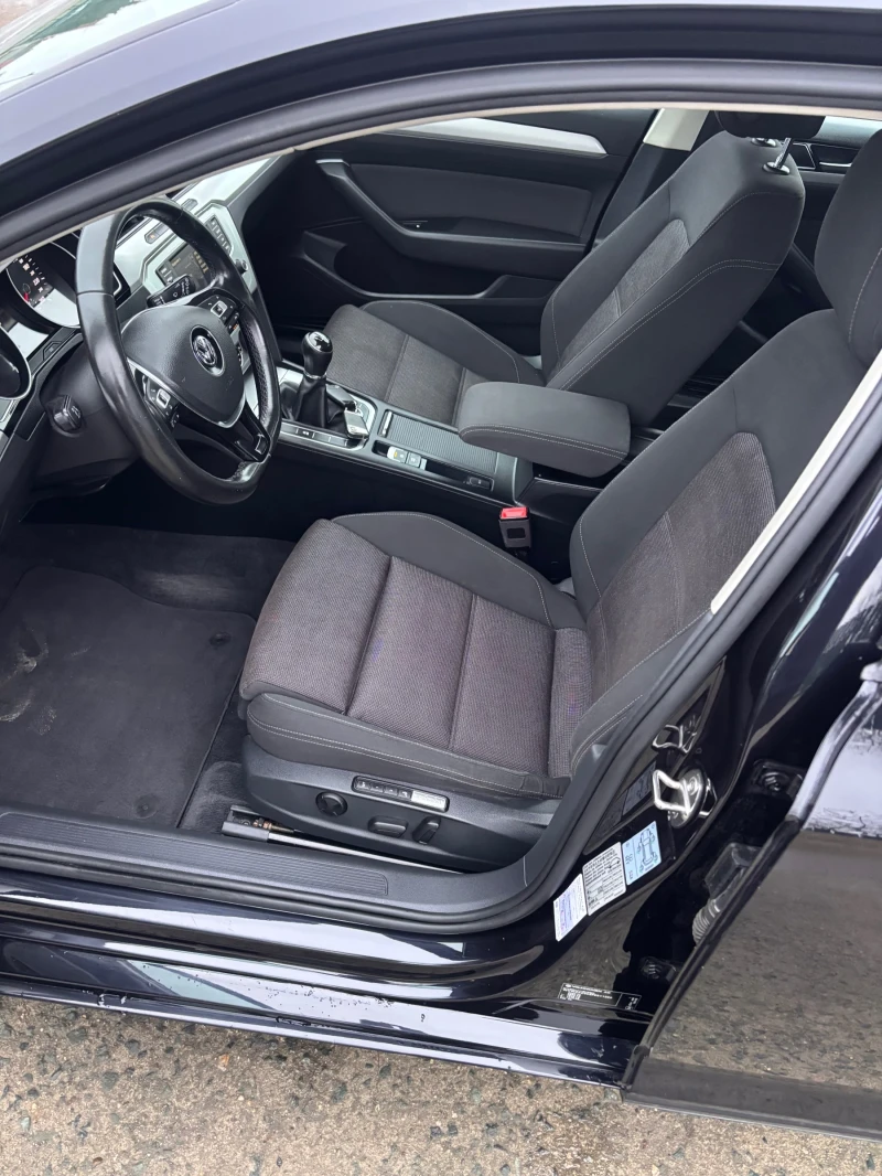 VW Passat, снимка 16 - Автомобили и джипове - 53386778