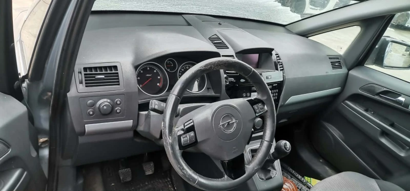 Opel Zafira 1.7, снимка 8 - Автомобили и джипове - 53431002