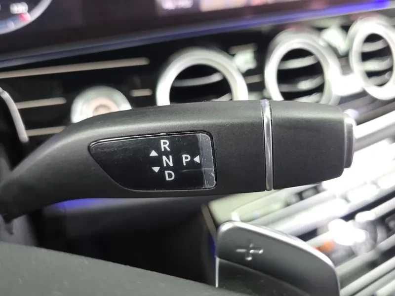 Mercedes-Benz E 400 4Matic Exclusive, снимка 9 - Автомобили и джипове - 56018316