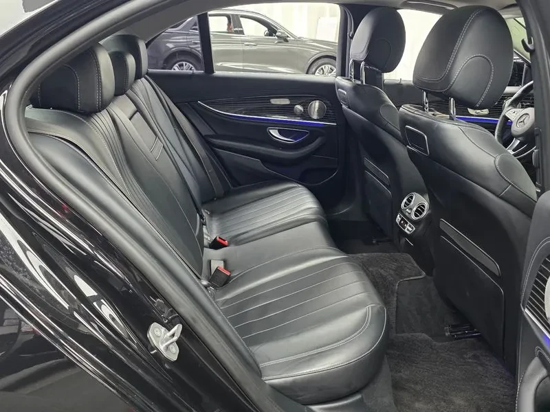 Mercedes-Benz E 400 4Matic Exclusive, снимка 12 - Автомобили и джипове - 56018316