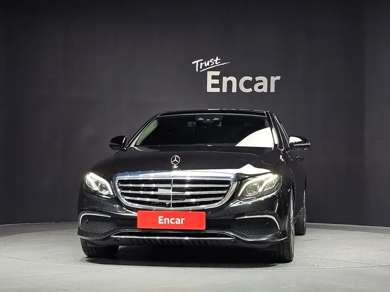 Mercedes-Benz E 400 4Matic Exclusive, снимка 3 - Автомобили и джипове - 56018316