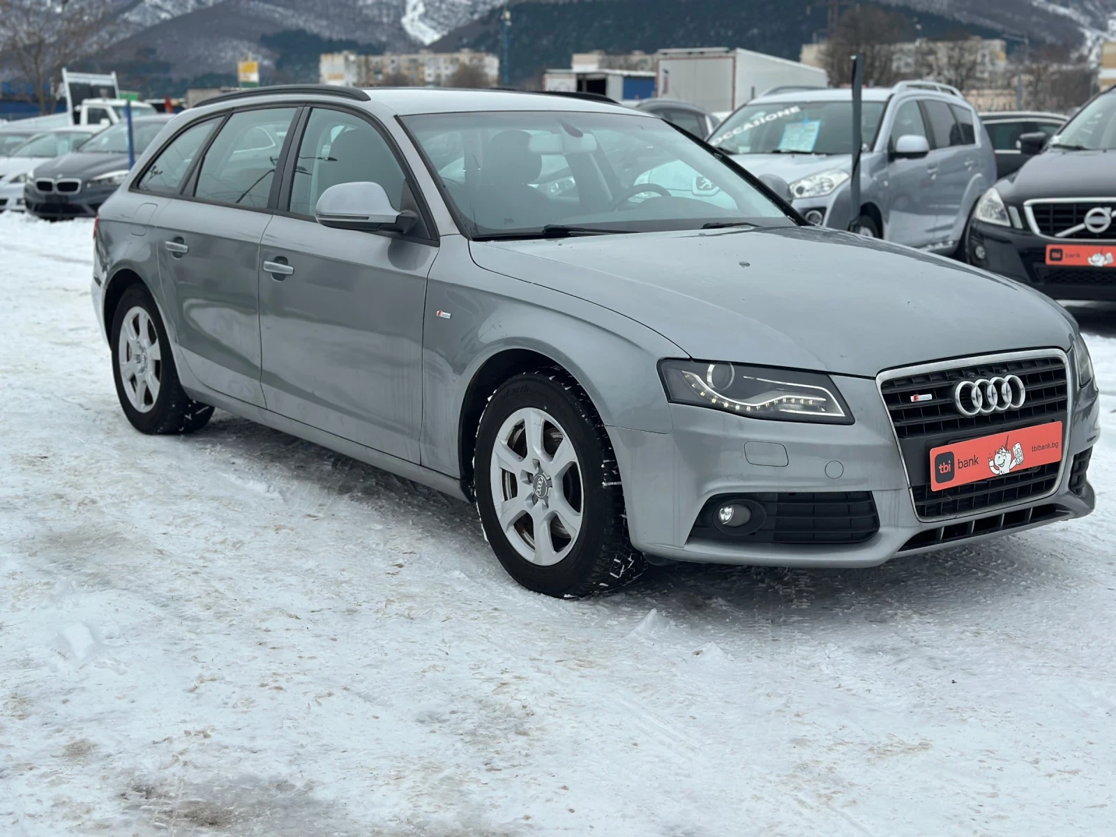 Audi A4 B8 2.0tdi-143kc Лед-Navi-6 скорости Италия, снимка 1
