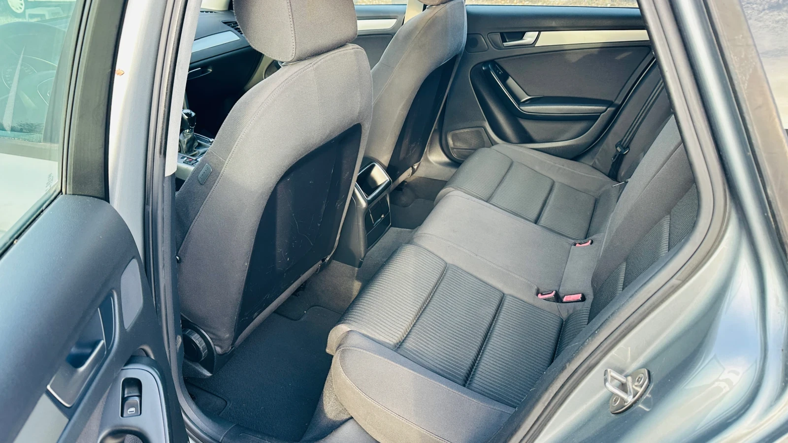 Audi A4 B8 2.0tdi-143kc Лед-Navi-6 скорости - изображение 8