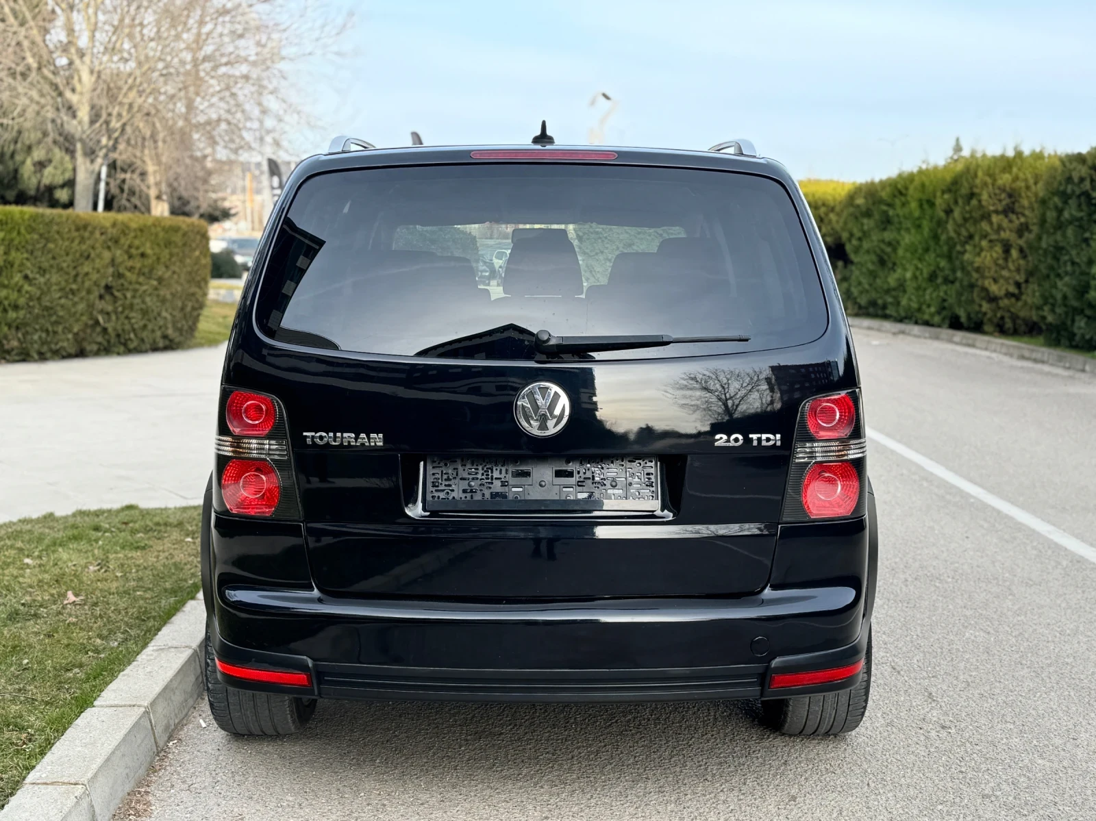 VW Touran CROSS 2.0 TDI 140кс 7 местен, снимка 5 - Автомобили и джипове - 53761394