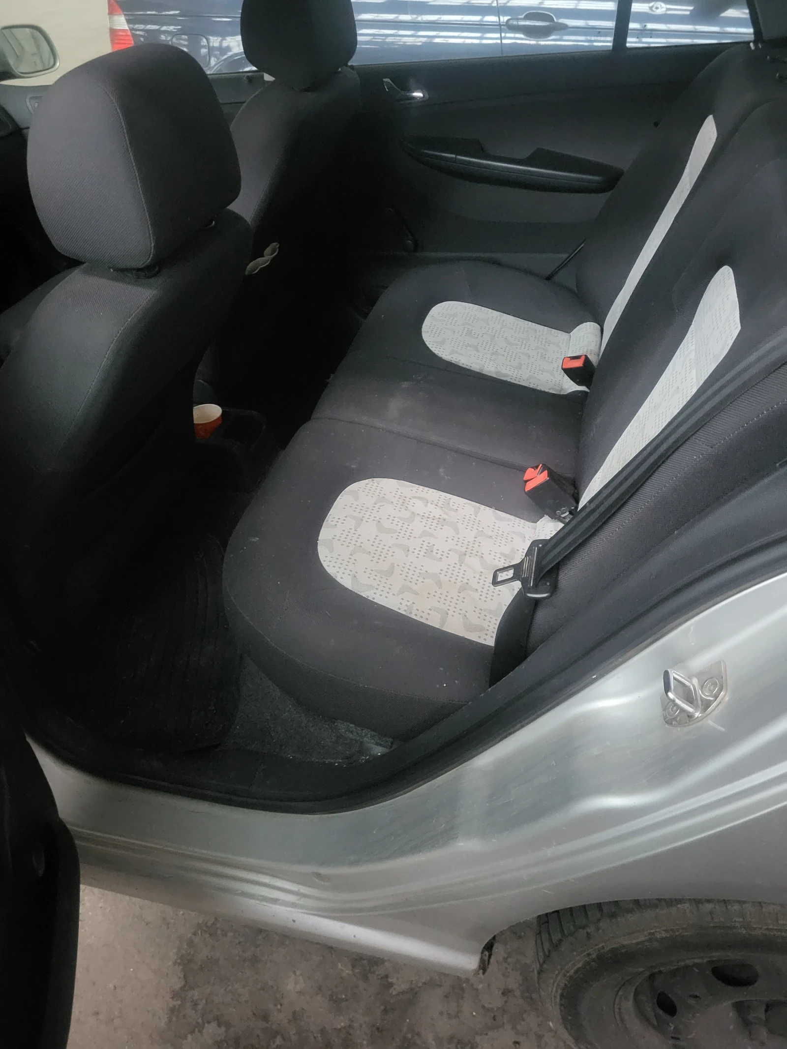 Skoda Fabia 1.2 HTP, снимка 7 - Автомобили и джипове - 54327980