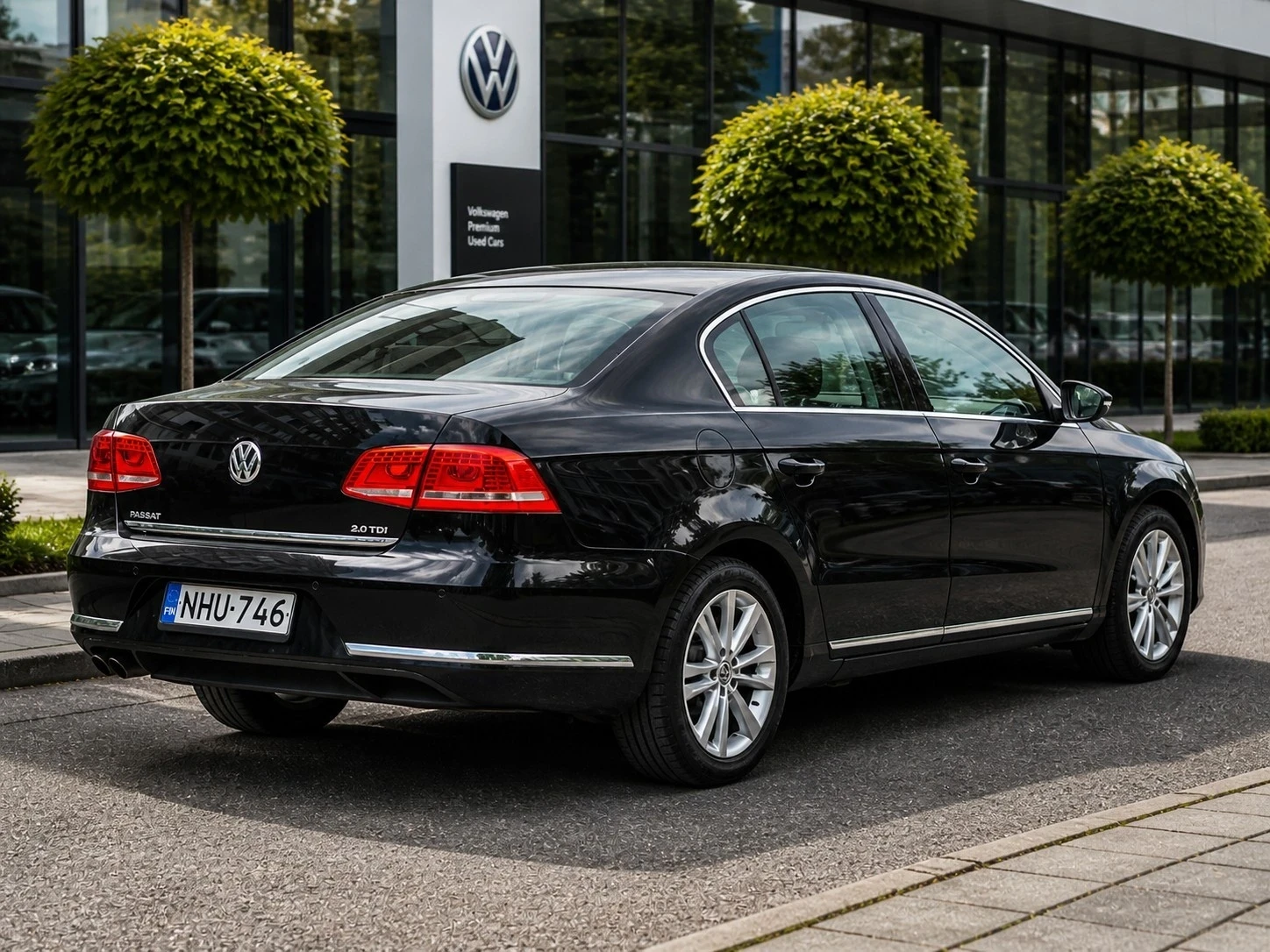 VW Passat 2.0 TDI/СЕДАН/WEBASTO/PARK ASSIST, снимка 4 - Автомобили и джипове - 54402371