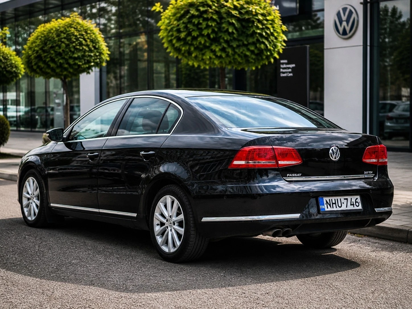 VW Passat 2.0 TDI/СЕДАН/WEBASTO/PARK ASSIST, снимка 3 - Автомобили и джипове - 54402371
