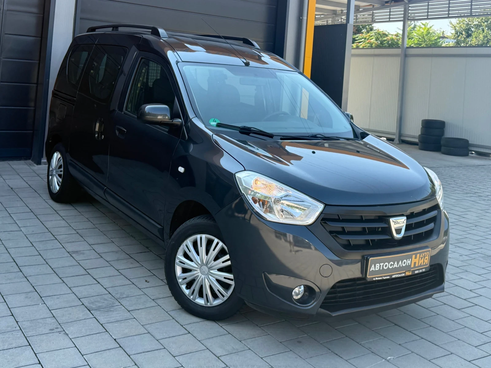 Dacia Dokker 1.6 LPG * NAVI* Tempomat* , снимка 3 - Автомобили и джипове - 55170405