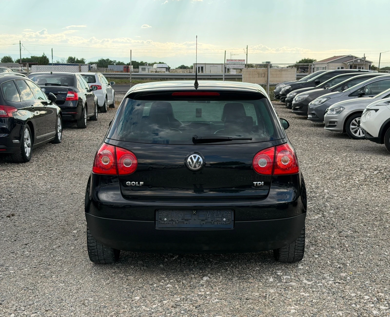 VW Golf 1.9 GT * 6 СКОРОСТИ * КОЖА * НАВИГАЦИЯ * КАМЕРА * , снимка 5 - Автомобили и джипове - 55173244