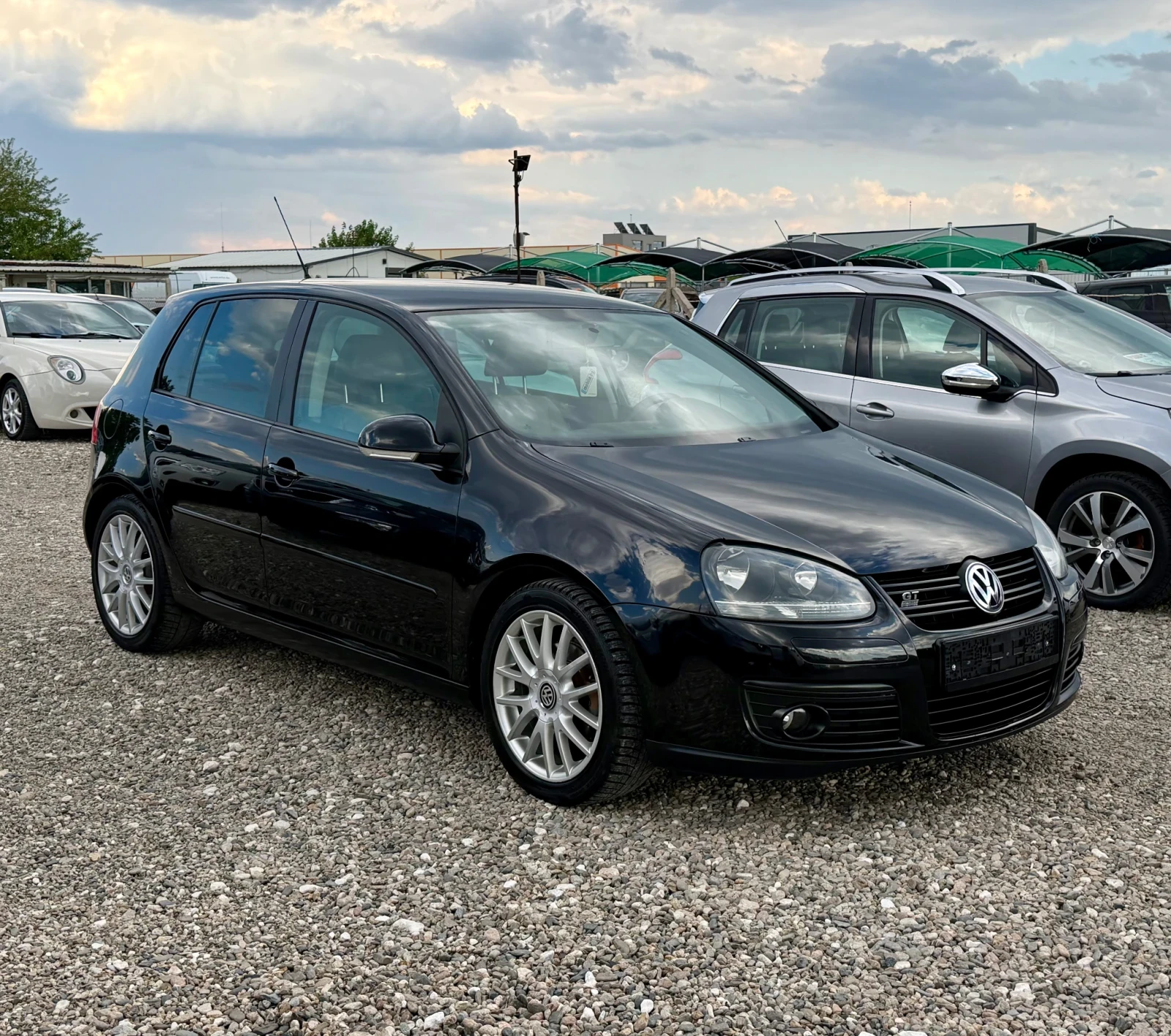 VW Golf 1.9 GT * 6 СКОРОСТИ * КОЖА * НАВИГАЦИЯ * КАМЕРА * , снимка 3 - Автомобили и джипове - 55173244
