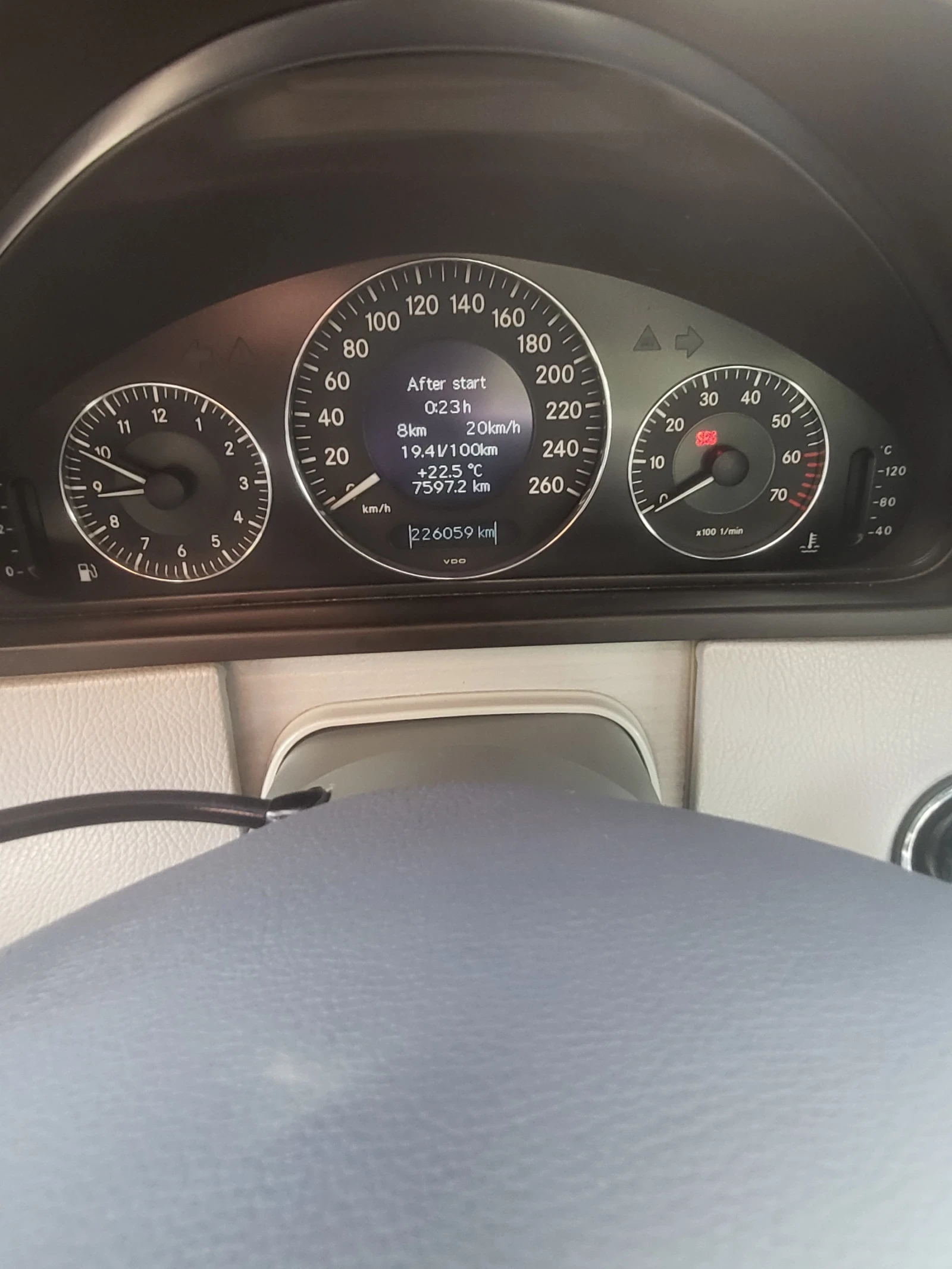 Mercedes-Benz CLK 500, снимка 14 - Автомобили и джипове - 55372939