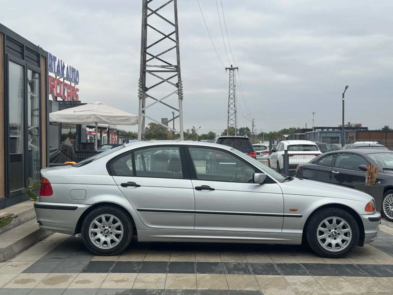 BMW 318, снимка 4 - Автомобили и джипове - 56514656