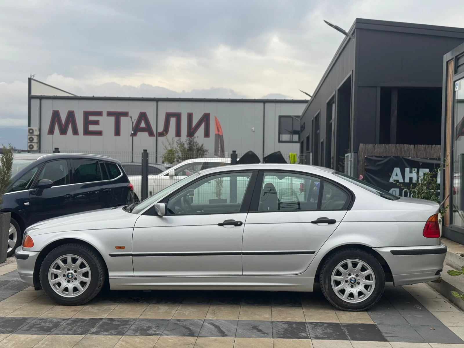 BMW 318, снимка 5 - Автомобили и джипове - 56514656