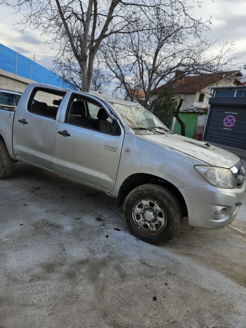 Toyota Hilux 2, 5D4D, снимка 5 - Автомобили и джипове - 43684587