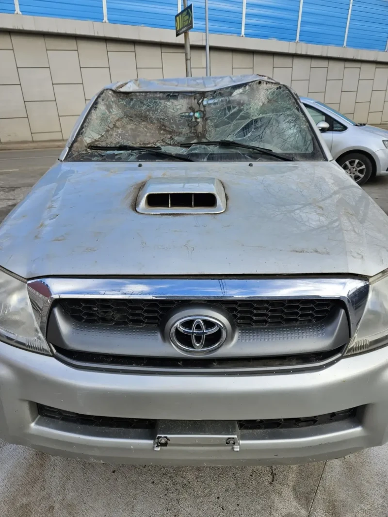 Toyota Hilux 2, 5D4D, снимка 1 - Автомобили и джипове - 43684587