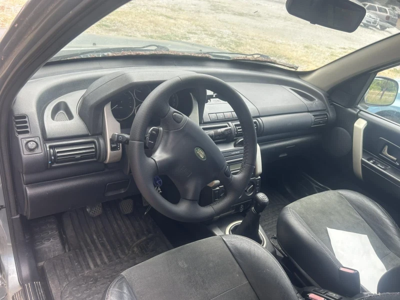 Land Rover Freelander, снимка 9 - Автомобили и джипове - 52733316