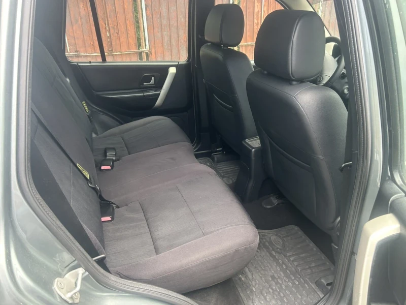 Land Rover Freelander, снимка 8 - Автомобили и джипове - 52733316