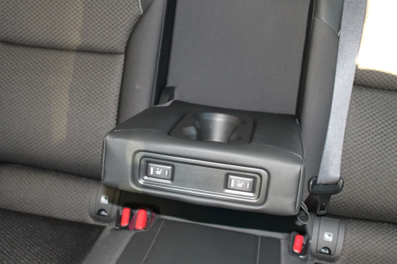 Renault Koleos, снимка 8 - Автомобили и джипове - 52554637