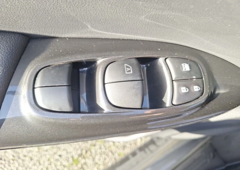 Nissan Juke 1.2i N-Connect* Camera* Alcantara* Keyless* , снимка 10 - Автомобили и джипове - 52540641