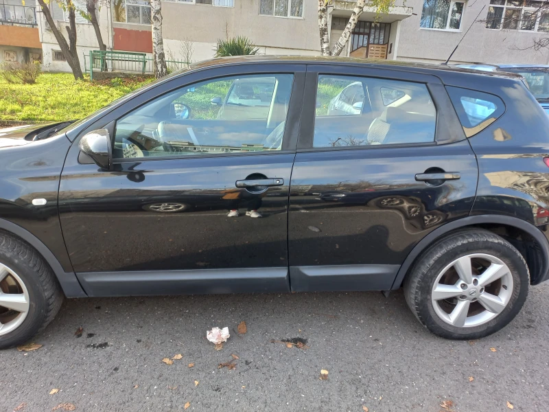 Nissan Qashqai, снимка 8 - Автомобили и джипове - 52679768