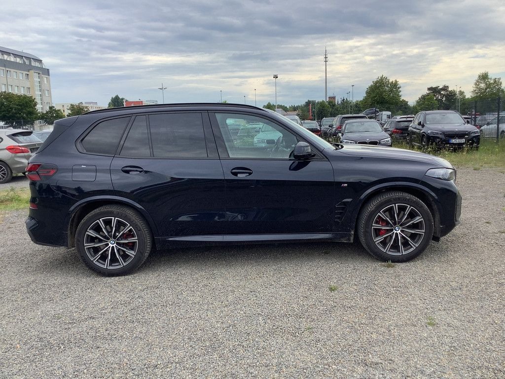 BMW X5 40d/ FACELIFT/ M-SPORT PRO/ ICONIC GLOW/ PANO/ H&K - изображение 2