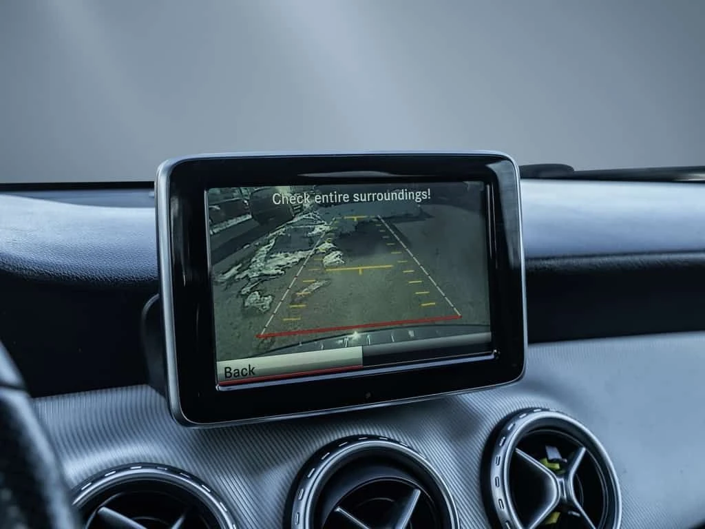 Mercedes-Benz GLA * 4MATIC 4dr 250 | Safety Included | No Dealer A *, снимка 13 - Автомобили и джипове - 53714315