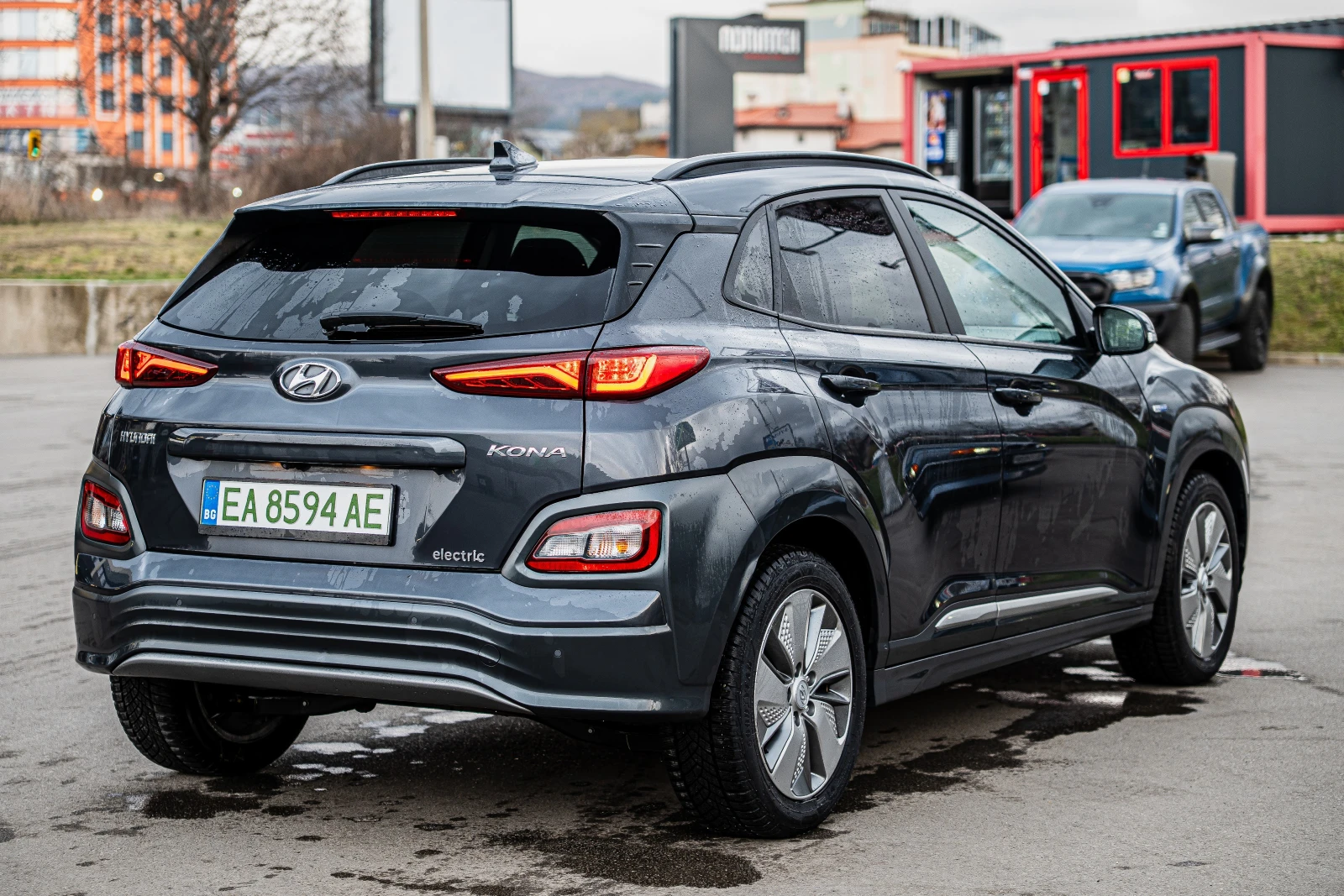 Hyundai Kona 64kWh SOH100% Термопомпа Гаранция , снимка 3 - Автомобили и джипове - 53975971