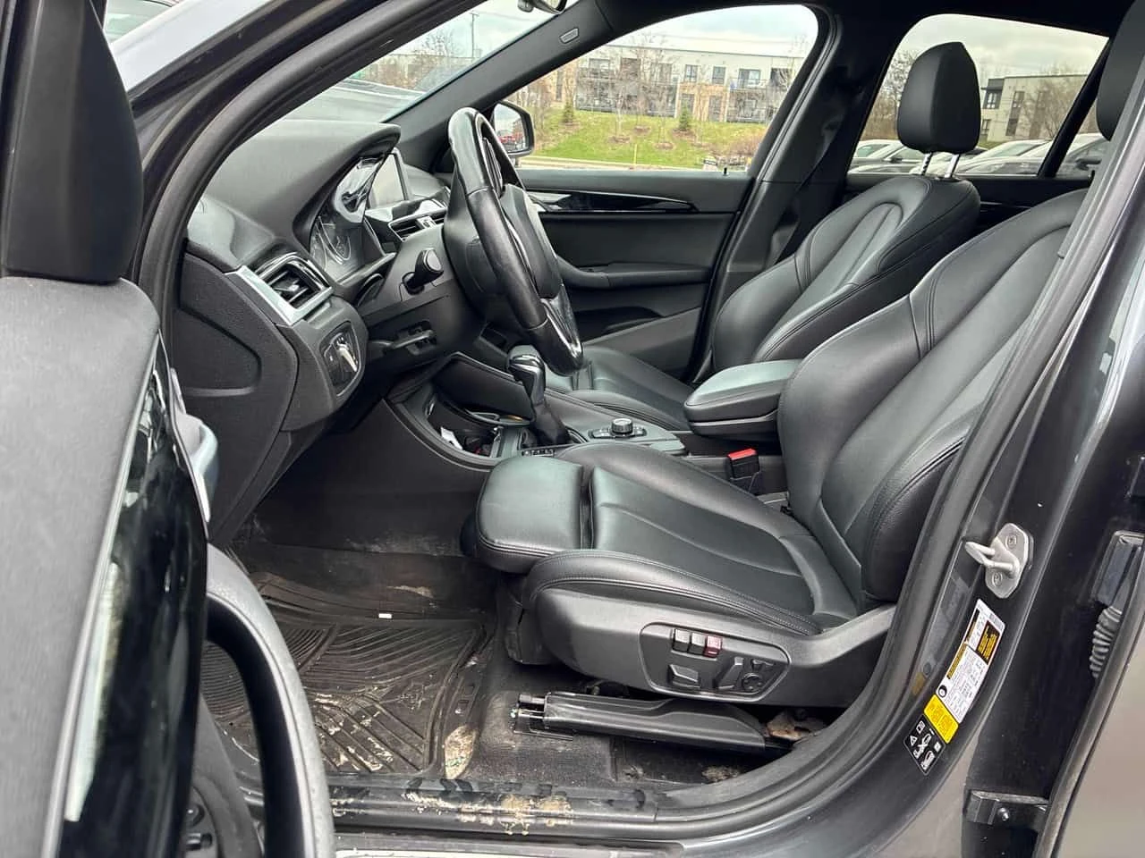 BMW X1 * xDrive28i * КАМЕРА * ПОДГРЕВ * ПАМЕТ, снимка 17 - Автомобили и джипове - 54418034