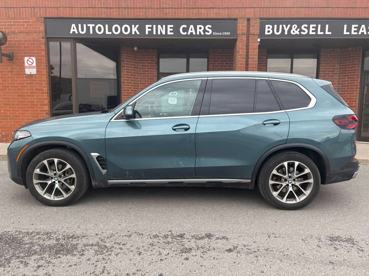 BMW X5 * xDrive40i * DISTRONIC* HARMAN/KARDON* 360* HUD* , снимка 2 - Автомобили и джипове - 54478221