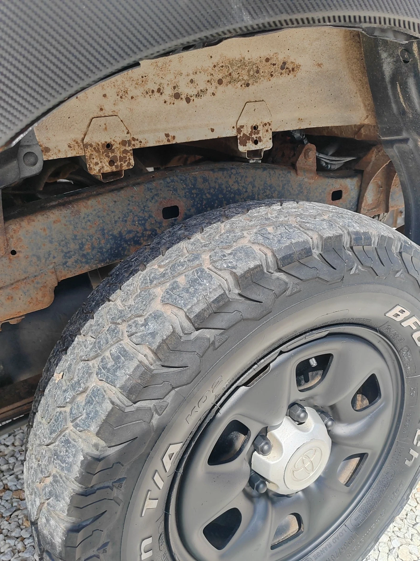 Toyota Hilux 2.5, 120к.с. ТОП , снимка 15 - Автомобили и джипове - 54509429
